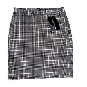 PrettyLittleThing Grey Check Mini Skirt NWT Size 6